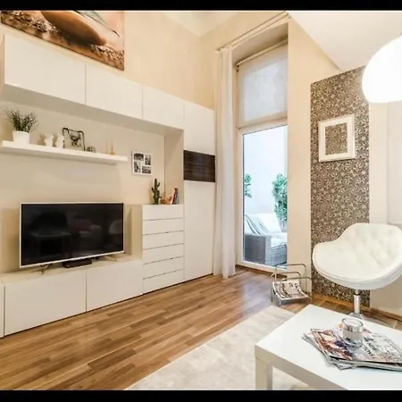 Center Studio With Sauna And Patio Apartment Budapest