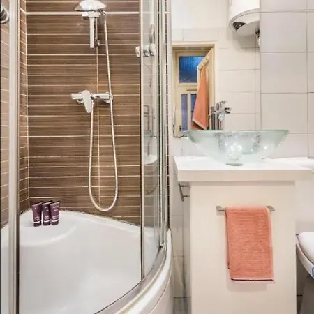 Apartment Center Studio With Sauna And Patio *